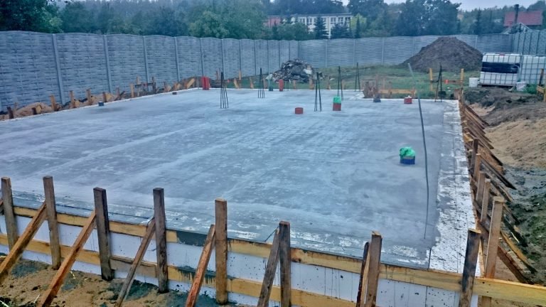 plyta-fundamentowa-30cm-beton-fundament